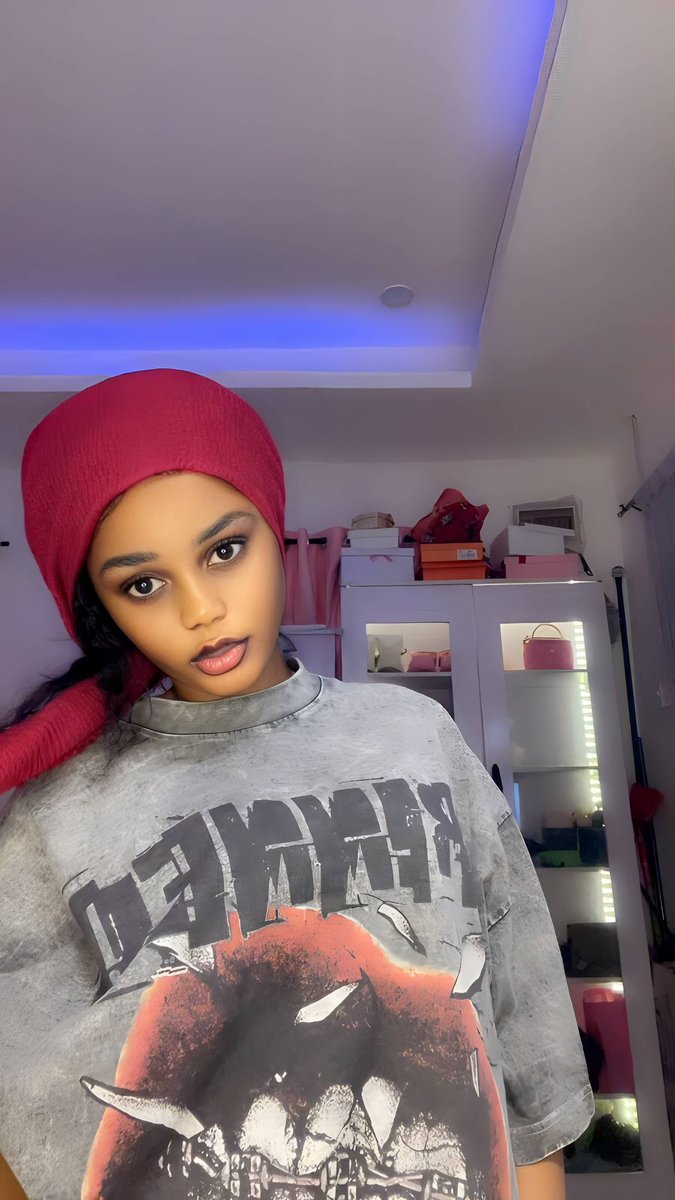 Detounnm's tweet photo. No caption, just vibes. 🤭 https://t.co/qJxMTjkWp4