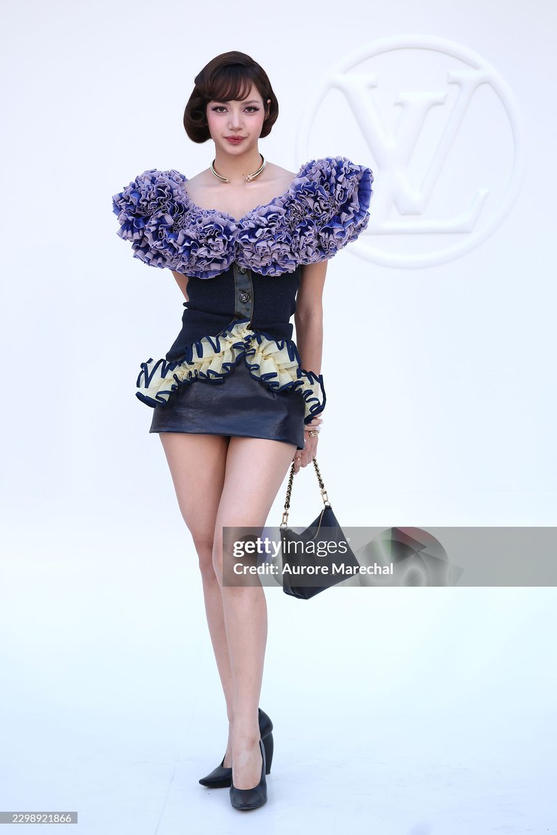 babylalisalloud's tweet photo. นี่สิคะตัวแม่ตัวมัมของจริงง ลิซ่าสวยมากกก

LISA LOUIS VUITTON SS27
#LISA #LISAxLVSS27
#LISAxLouisVuitton https://t.co/xwjGfhzhyv