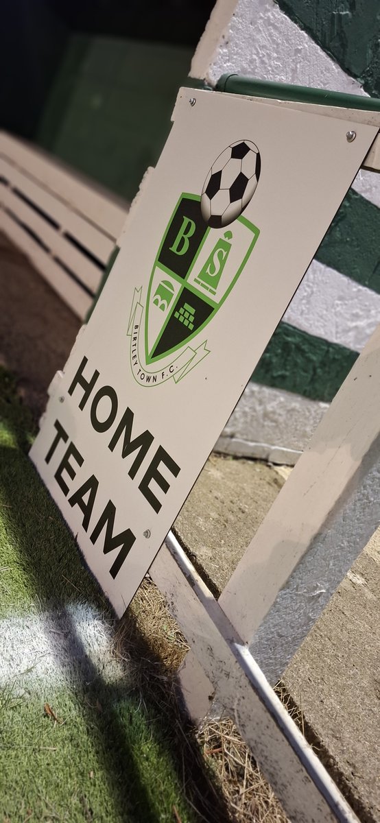 BirtleyTFC's tweet photo. 30 minutes to go!
Team news is not far away.
Under the lights in the Durham Challenge Cup
#upthehoops https://t.co/QCmVQHOFeN