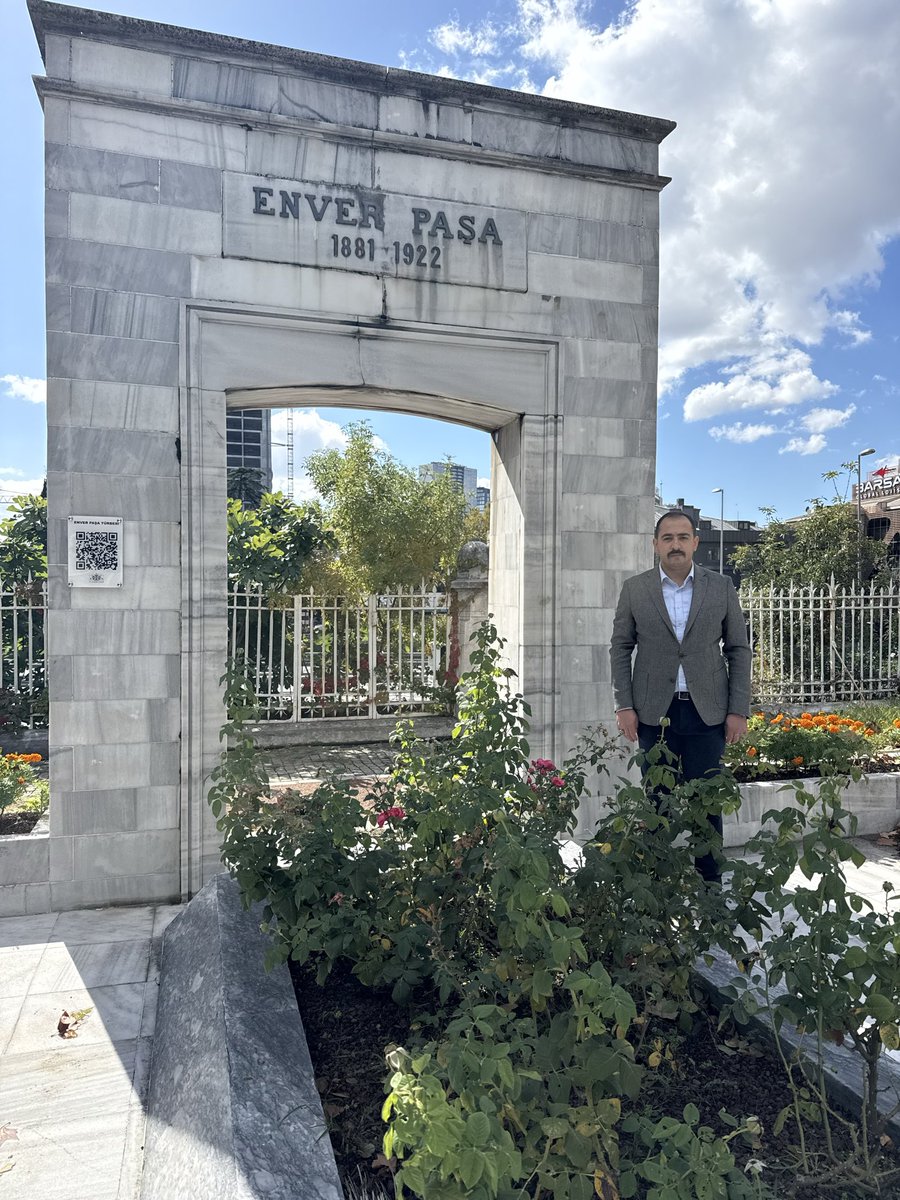 bahadrgkmn's tweet photo. Şehid-i Âlâ ve Gazi-i Namdar, Turan Orduları Başkomutanı Enver Paşa’nın kabrini ziyaret ettim.

Türk milletinin istikbali ve Türk dünyasının istiklali uğruna mücadele eden Enver Paşa’yı kabri başında rahmet, minnet ve saygıyla yâd ettim.

#enverpaşa https://t.co/TvCZrrXErl