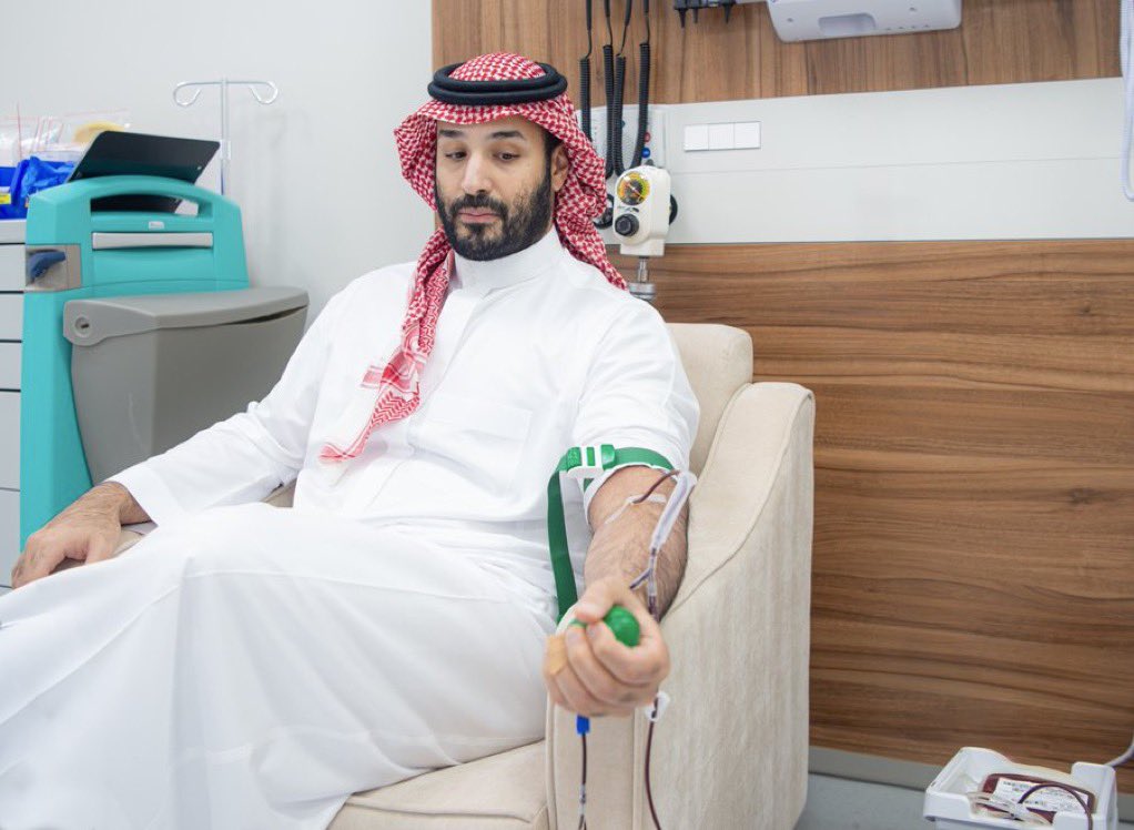 saudipopular's tweet photo. محمد بن سلمان يتبرع بالدم 
ويطلق الحملة الوطنية السنوية للتبرع بالدّم ❤️ https://t.co/jWC48gV8Dw
