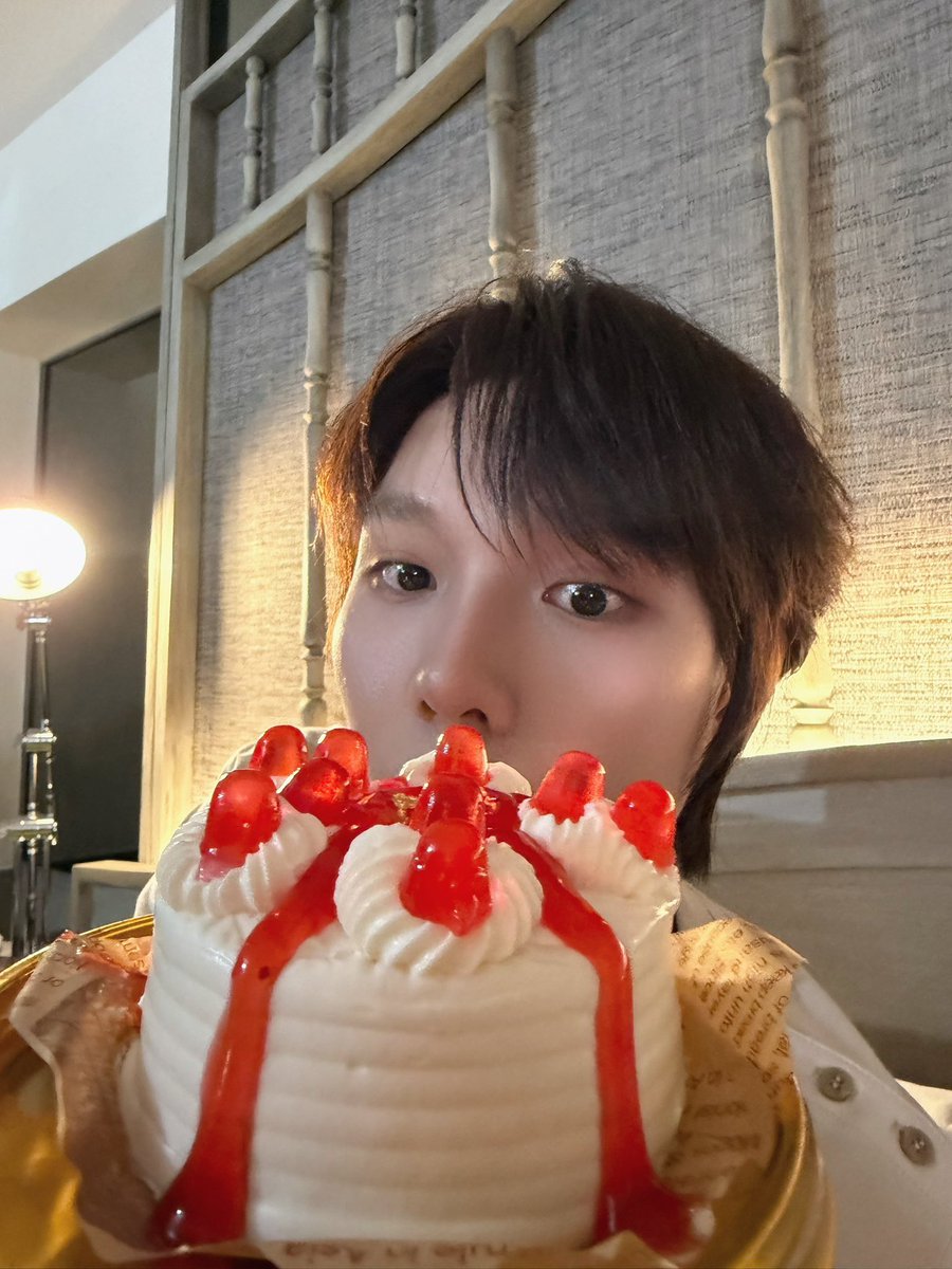 Vivianna130745's tweet photo. เงียบ https://t.co/dBWnYxCmBT