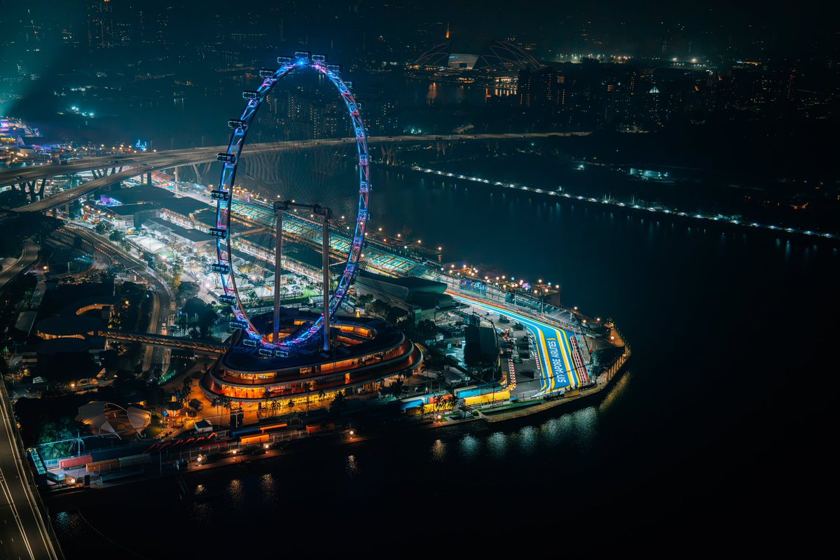 AstonMartinF1's tweet photo. Built for the future, shaped by innovation.

#SingaporeGP https://t.co/kSliRMgwLr