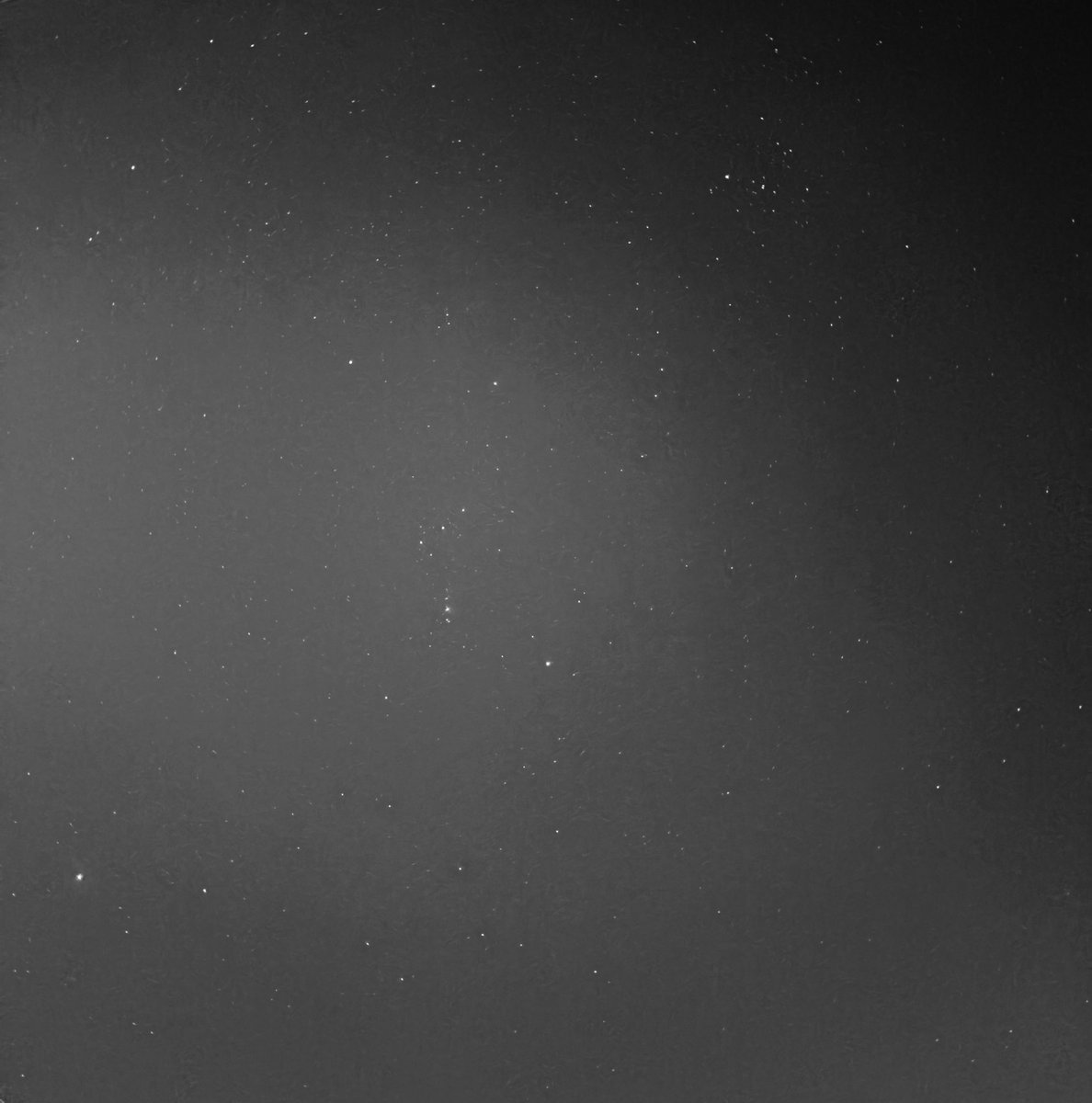 ANA1rn's tweet photo. 今の夜空

 #イマソラ https://t.co/F7cPAhS5oi