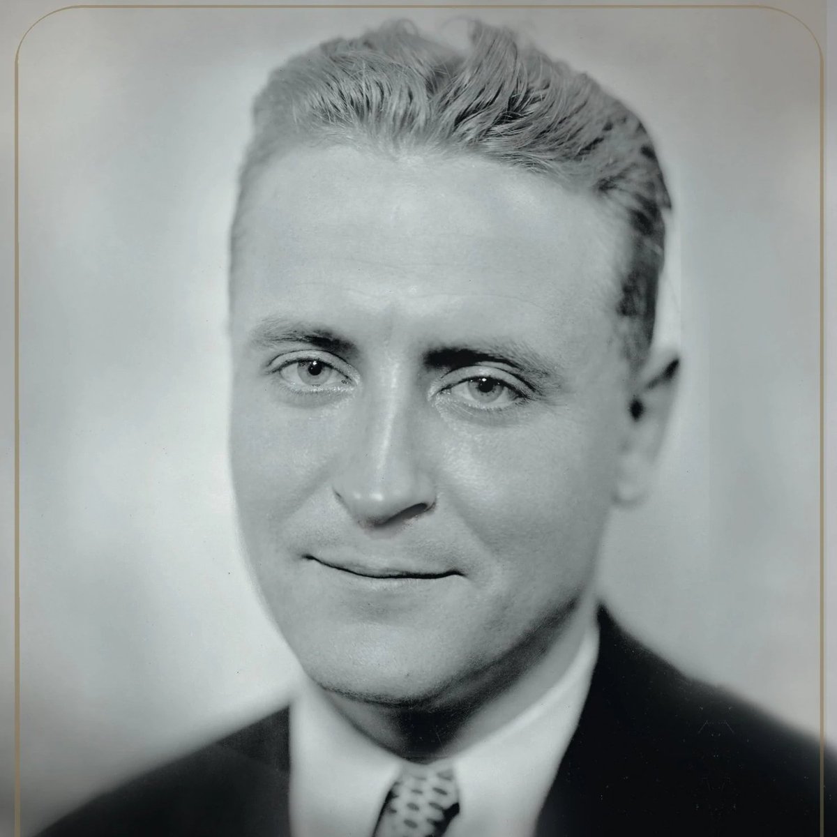 niklasgv's tweet photo. Hipótesis de Scott Fitzgerald: "El 'Snobismo' es, al fin y al cabo, solo una buena educación que se ha vuelto despótica." https://t.co/Fjdl3GqUy0