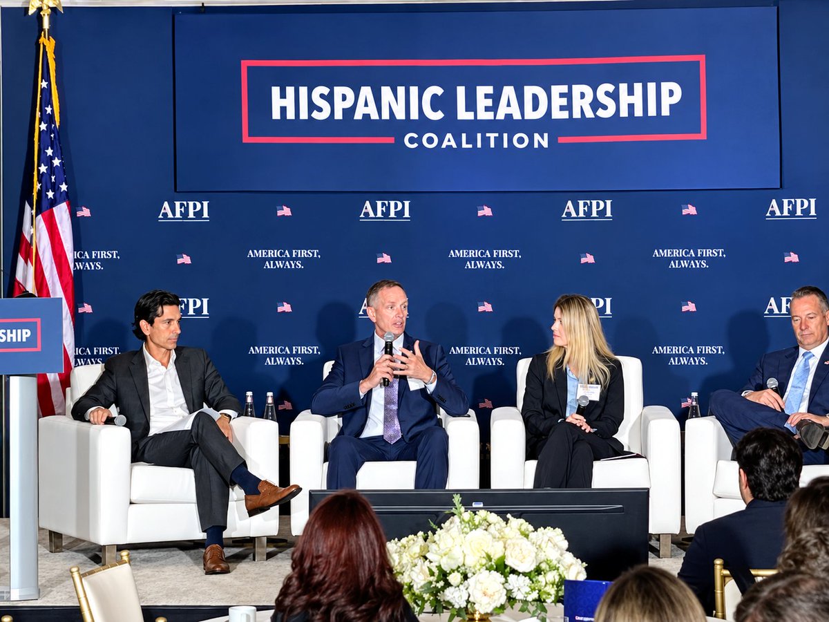 DEATAMPA's tweet photo. DEA Associate Chief of Operations Gregory Millard speaks at a panel discussion for America First Policy Institute’s 2nd Annual Hispanic Leadership Summit held at Trump National Doral Miami. Millard focused on ever-increasing fentanyl dangers and highlighted lesser-known synthetic drugs that are equally as harmful. @DEAHQ @TheJusticeDept