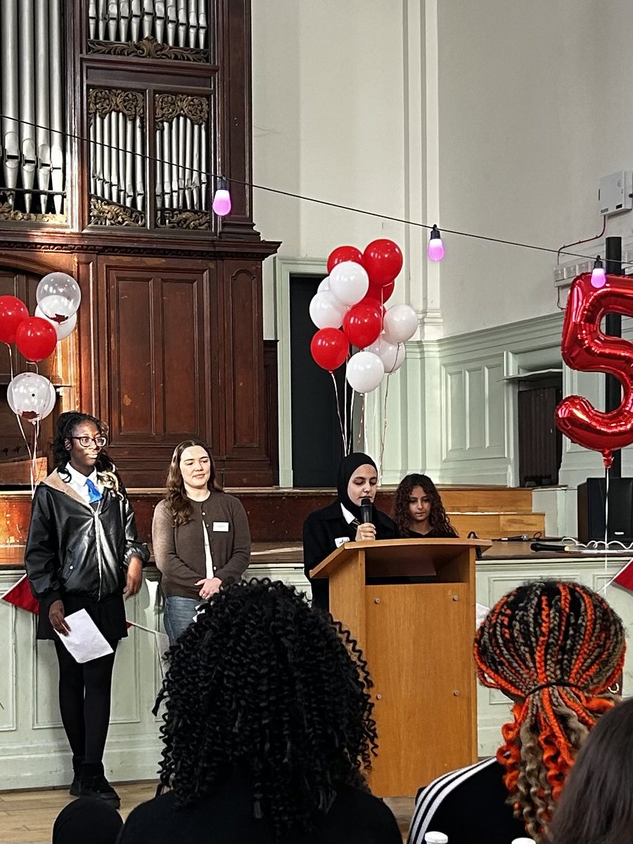 Jane_Arthur_'s tweet photo. Delighted to be invited to the 5th Anniversary of @IntoUniversity @PearceInstitute celebrating the opening of the 3 hubs in #Govan #Maryhill #Craigmillar in #partnership with @UofGlasgow @EdinburghUni 🎉5️⃣years ago 🎉#wideningparticipation @TBF_Glasgow thriving! Quick 5 years 😳 https://t.co/gJ7WXM8YD0