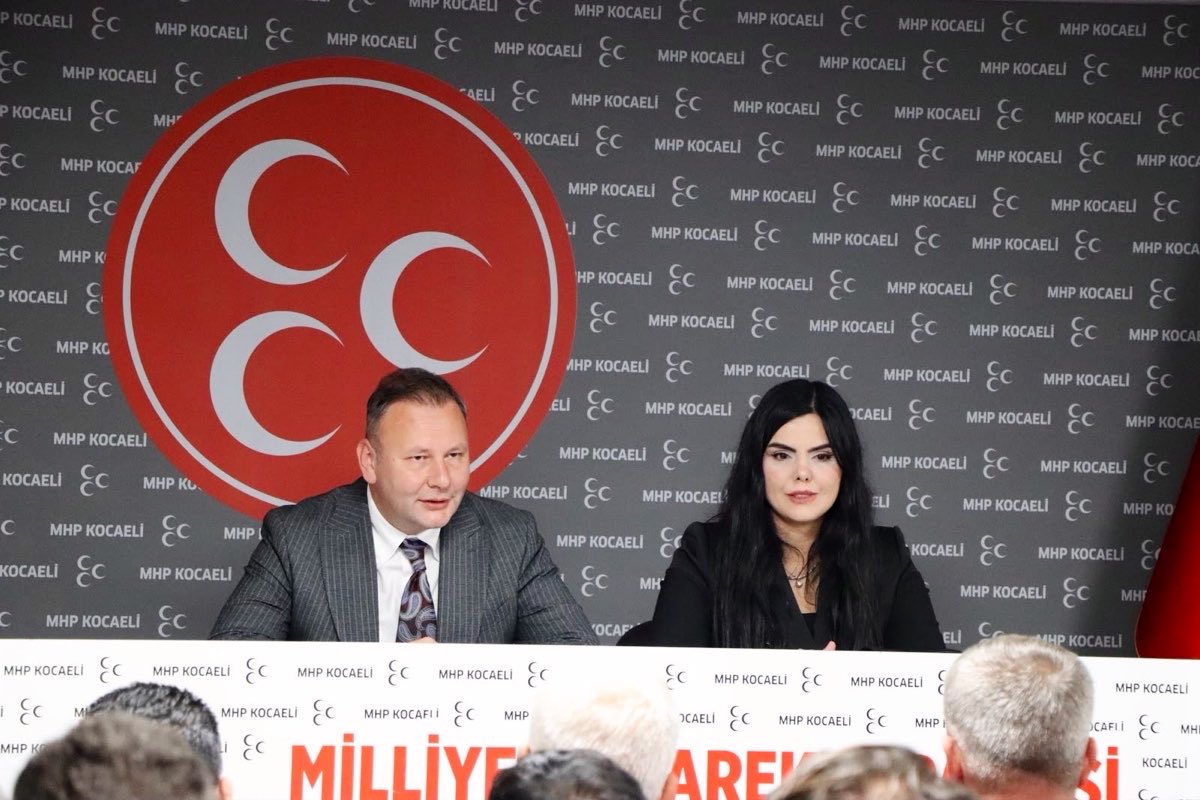AvHilalElmas's tweet photo. 15.Olağan Kocaeli İl Kongremiz sonrası İl Başkanımız Sn.Enes Emengen’i makamında ziyaret ederek hayırlı olsun dileklerimi ilettim. İl Başkanımıza ve teşkilatlarımıza çalışmalarında üstün başarılar diliyorum.Birlik ve beraberliğimiz daim olsun. Varolsun Teşkilat🙏🏻🧿🤘🏻 https://t.co/RzQAjiv7AZ