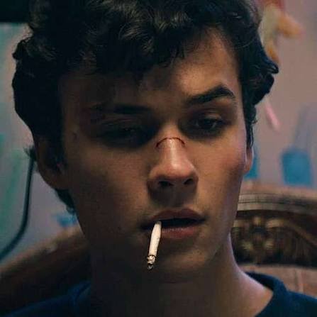 MatRiddle2805's tweet photo. *Fumando como siempre, pero hoy con especial cara de pocos amigos* https://t.co/CSjAiSxQKc