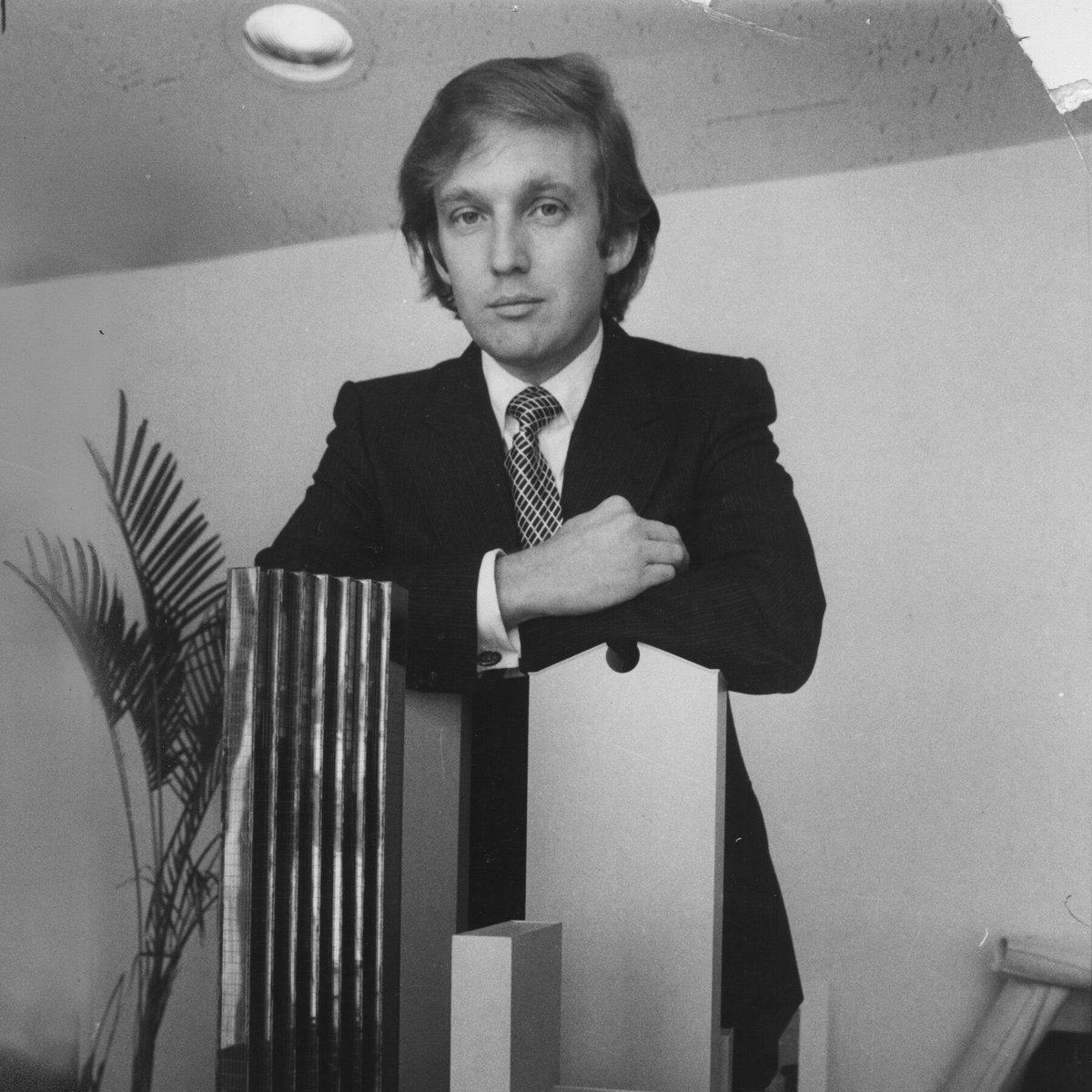 BlackProfX's tweet photo. @necros_ow @vvenamiss Necros lookin like young trump https://t.co/mN5hs62UAF