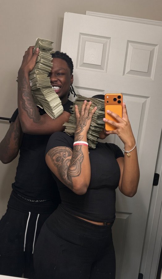 2tuffeddie's tweet photo. Manifesting a partnership where we both win, grow, and get paid. 💰 https://t.co/WfX9wvhB4D