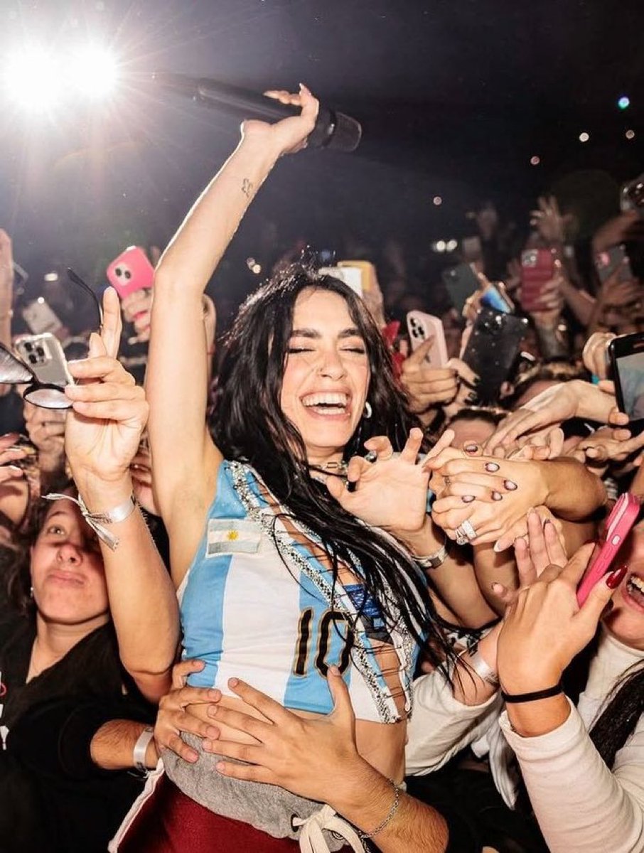 porqueTTarg's tweet photo. "Despedida"

Porque Lali fue la elegida para el show de cierre en la despedida de Messi. https://t.co/0fSsnowfOd