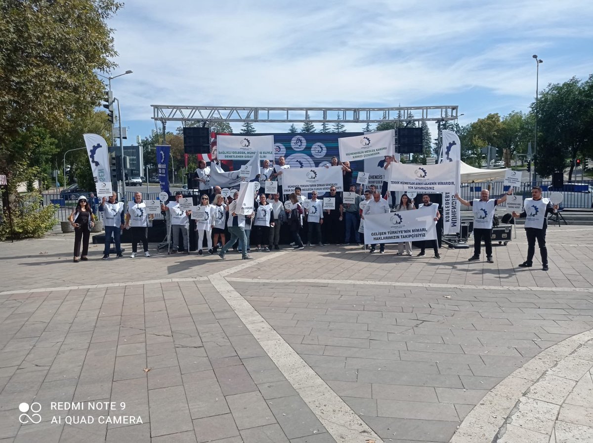 mahmutdanis's tweet photo. Kamu mühendisleri yoksul, kamu mühendisleri yalnız ve kimsesiz.  #KPDKMühendisinHakkınıVer https://t.co/lcBw7db2Pw