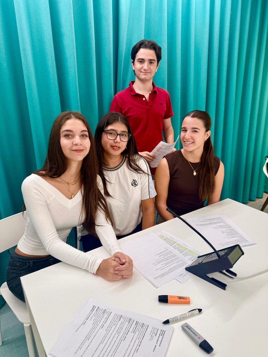 ColeMarillac's tweet photo. ¡Hoy hemos estrenado INFORMA!
Nuestro informativo escolar vuelve con un nuevo formato.
Cada martes a las 8:30 para ESO y Bachillerato y a las 9:00 para EPO, INFORMA nos acercará las novedades del colegio terminando con una oración.
#colegiosHHCC #EducaciónVicenciana https://t.co/YbMM5olB6t
