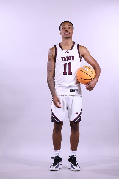 DustdevilMBB's tweet photo. Introducing 6’3 Guard from Las Vegas, NV Giali Chapman! Giali is a Junior coming to TAMIU from Independence Community College. Outside of basketball Giali enjoys gaming, fishing, and watching anime. #dustem #TeamFamilyBelieve https://t.co/nCQmImsRRM