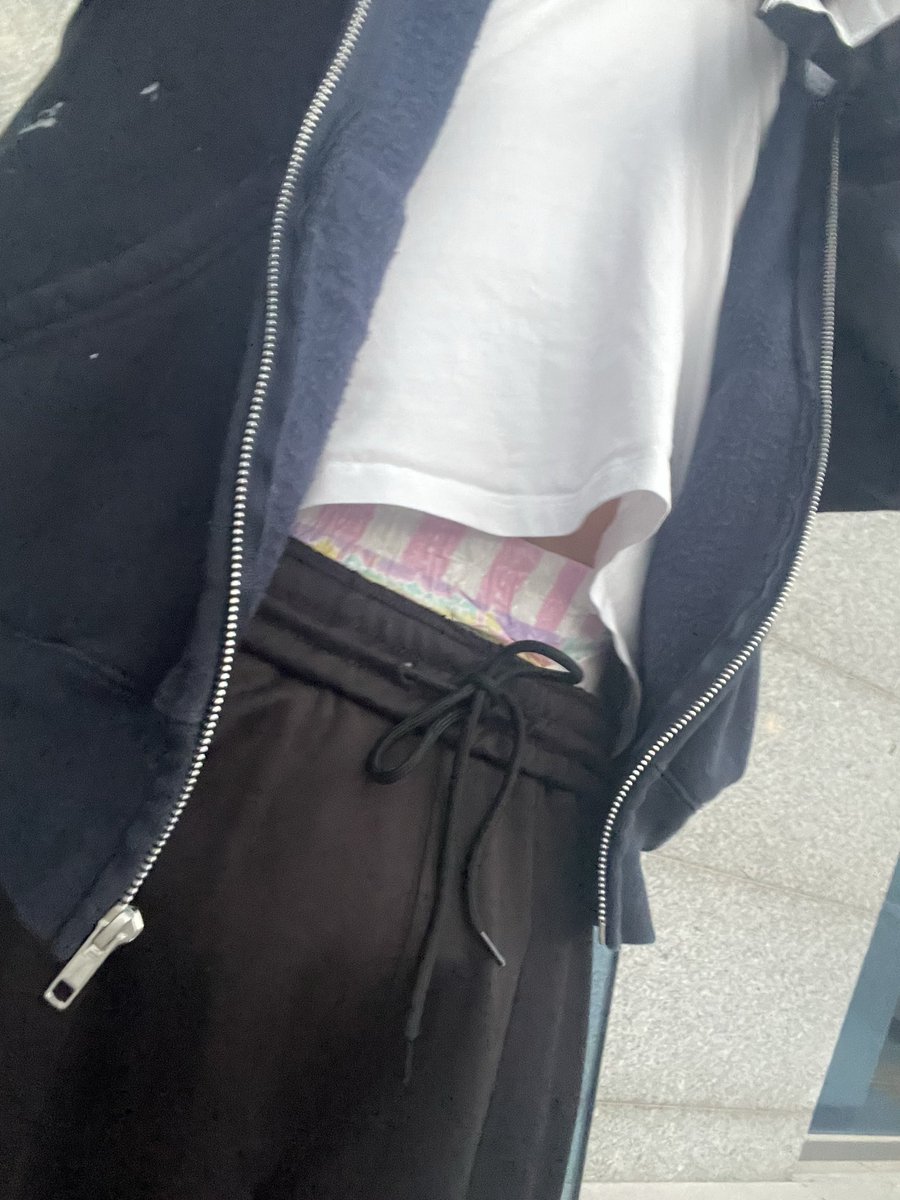 Myang_ABDL's tweet photo. 후드티입고갈까 후드집업입고갈까 요..? https://t.co/LUREqdU6Lg