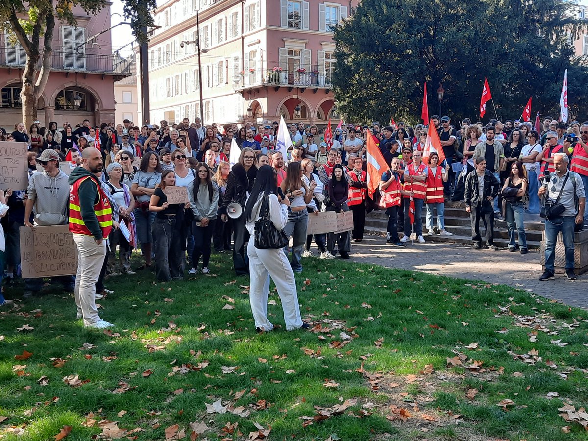 68pg's tweet photo. 2000 personnes à  #Mulhouse
#ManifestationsLycéennes https://t.co/9171KF7xbD