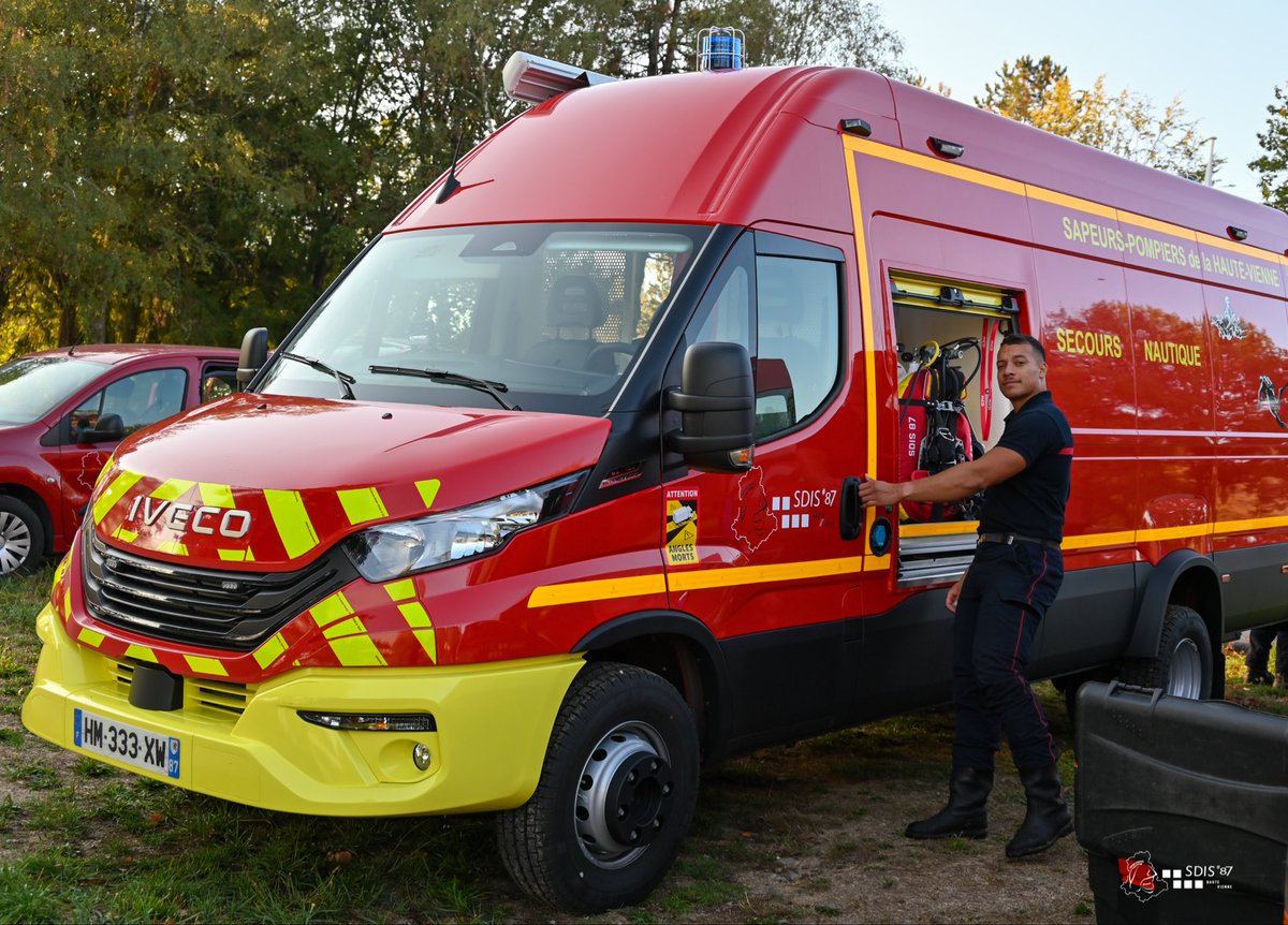Sdis_87's tweet photo. Les équipes nautiques 🤿 👨🏻‍🚒🧑🏻‍🚒du #SDIS87 et du @SDIS23 se sont réunies le mardi 06 octobre afin d'effectuer leurs tests annuels au @lacsaintpardoux https://t.co/qJfi3cJZX7