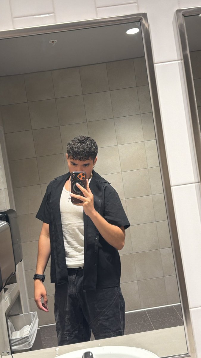American1Papi's tweet photo. Love pulling my cock out in campus restrooms 😈😉 https://t.co/IWYhQQ4bMZ