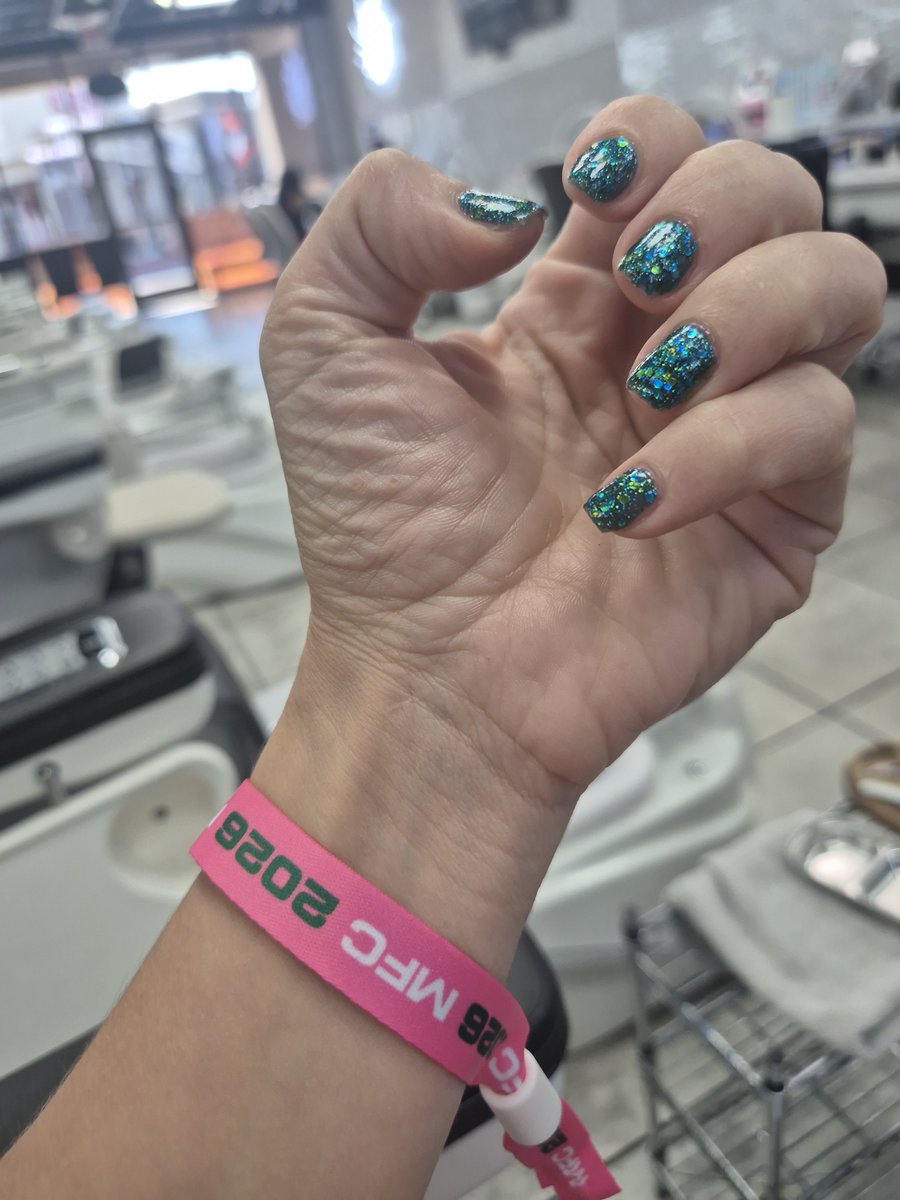 daniangel_web's tweet photo. Oh and btw went for manicure 💅 and pedi. What you guys think? https://t.co/ST9QQG5Bh0