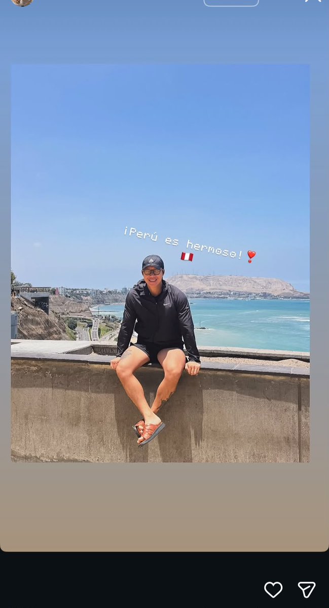 shaletvxl's tweet photo. Los chicos del staff turisteando por Lima y amando el país, qué lindo 😭🇵🇪💜 https://t.co/IOiKHWnOy7