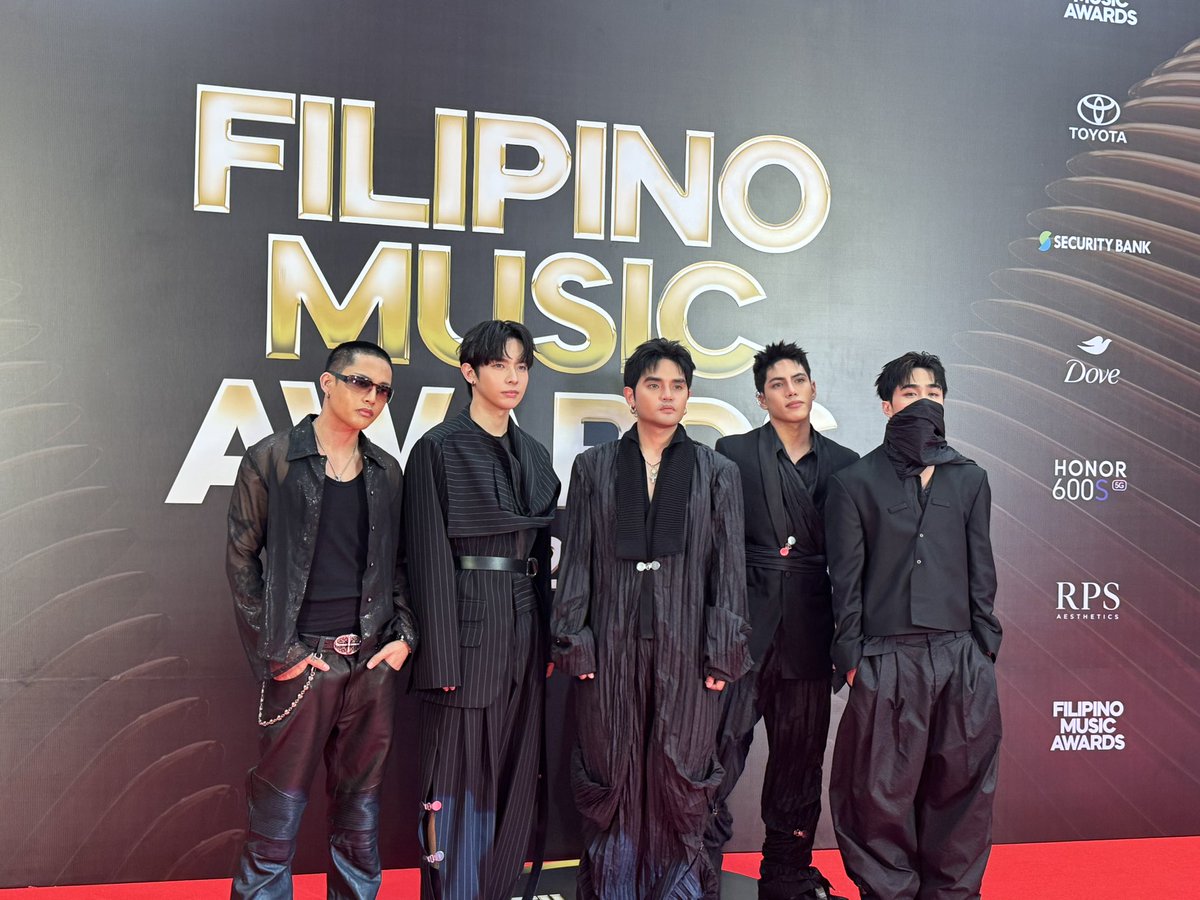 MSLifeAndShow's tweet photo. #MSShowbiz | P-pop Kings SB19 at the red carpet of Filipino Music Awards 2026 https://t.co/qkzUcoa5X0