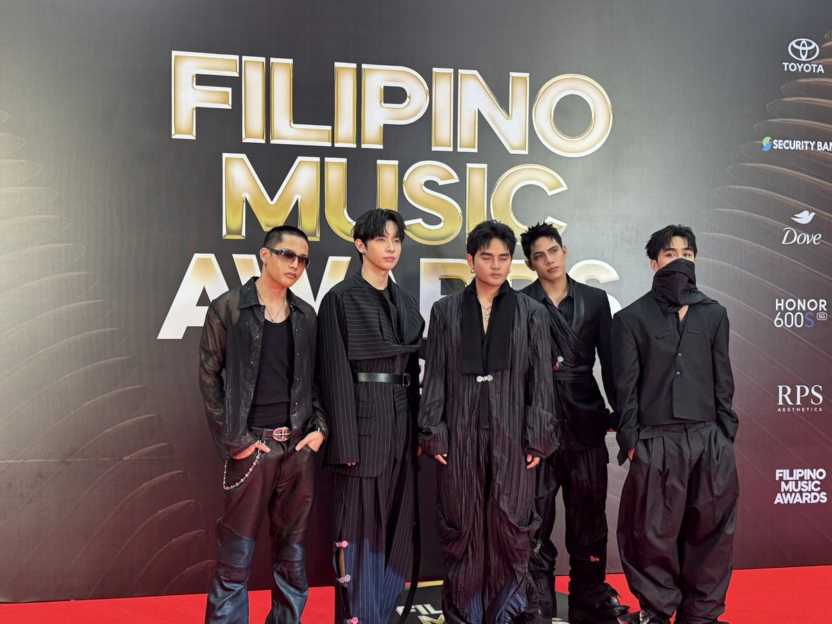 MSLifeAndShow's tweet photo. #MSShowbiz | P-pop Kings SB19 at the red carpet of Filipino Music Awards 2026 https://t.co/qkzUcoa5X0