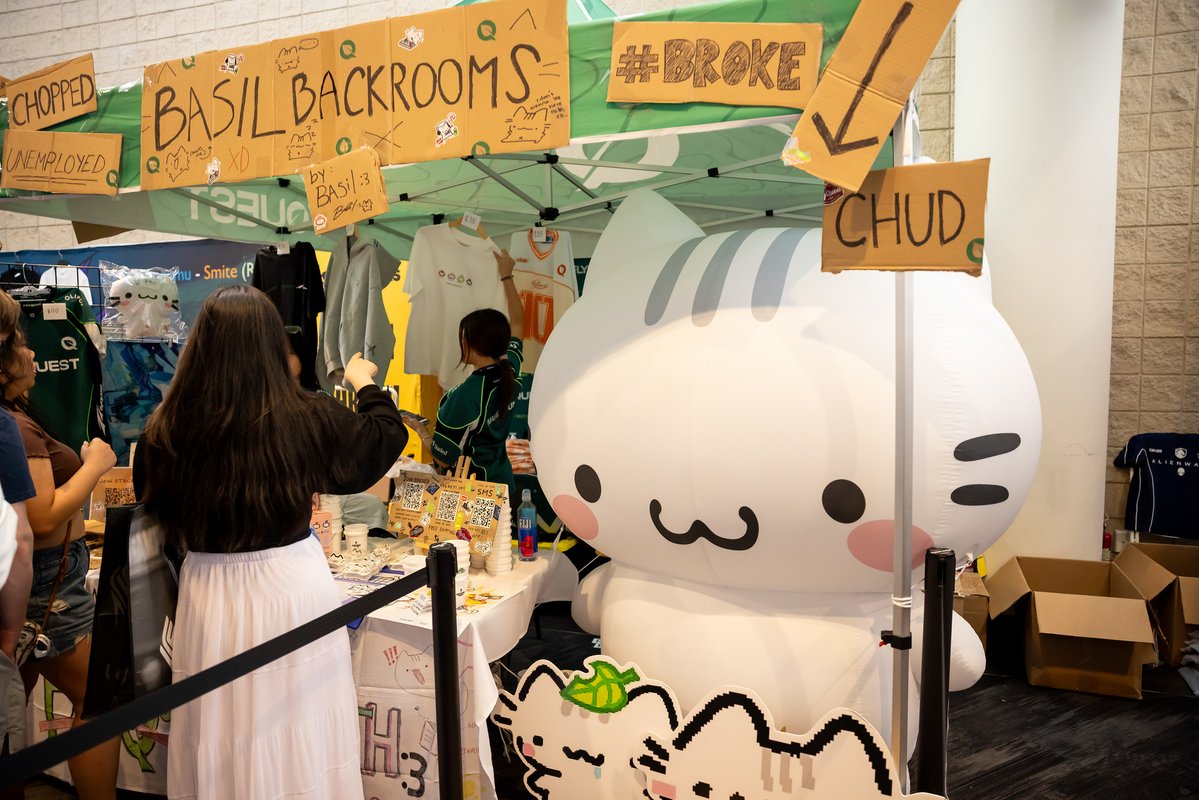 FlyQuest's tweet photo. THANK YOU TO EVERYONE WHO CAME TO @BasiilLeaf BACKROOMS AT @LCSOfficial FAST FEST THIS PAST WEEKEND!

We sold out of everything and a lot of chuds were adopted! https://t.co/ULNWy47TT5