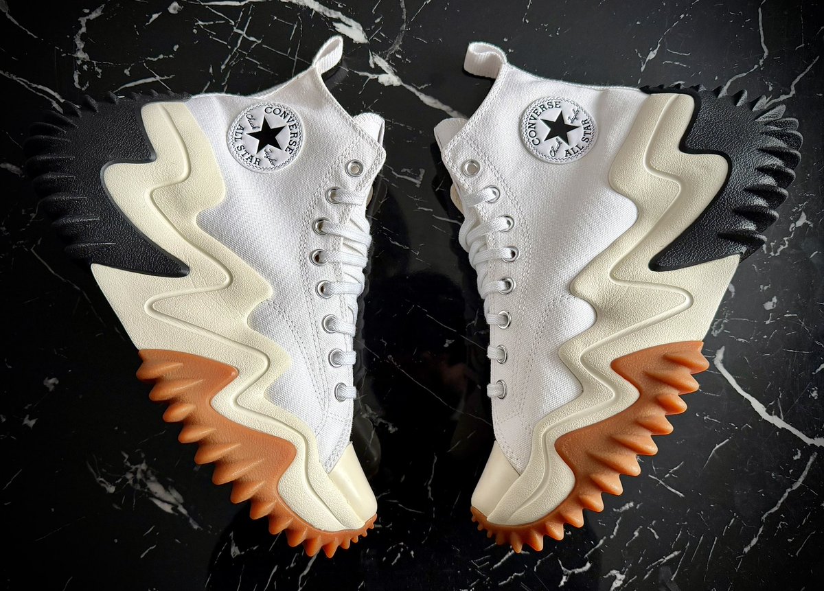 MrZeeshanMasih's tweet photo. @Converse - probably the most wildest
and “out there” trainers/shoes I’ve ever
bought in my life… Let’s give these a go…
#Converse #RunStarMotion #ChuckTaylor https://t.co/yDZpPK6tRd