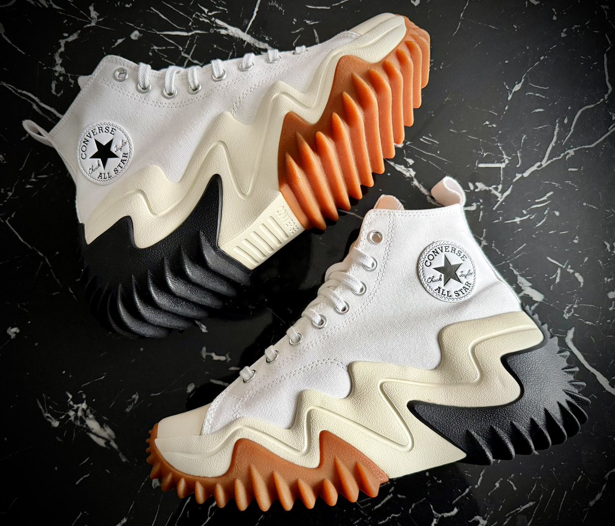 MrZeeshanMasih's tweet photo. @Converse - probably the most wildest
and “out there” trainers/shoes I’ve ever
bought in my life… Let’s give these a go…
#Converse #RunStarMotion #ChuckTaylor https://t.co/yDZpPK6tRd