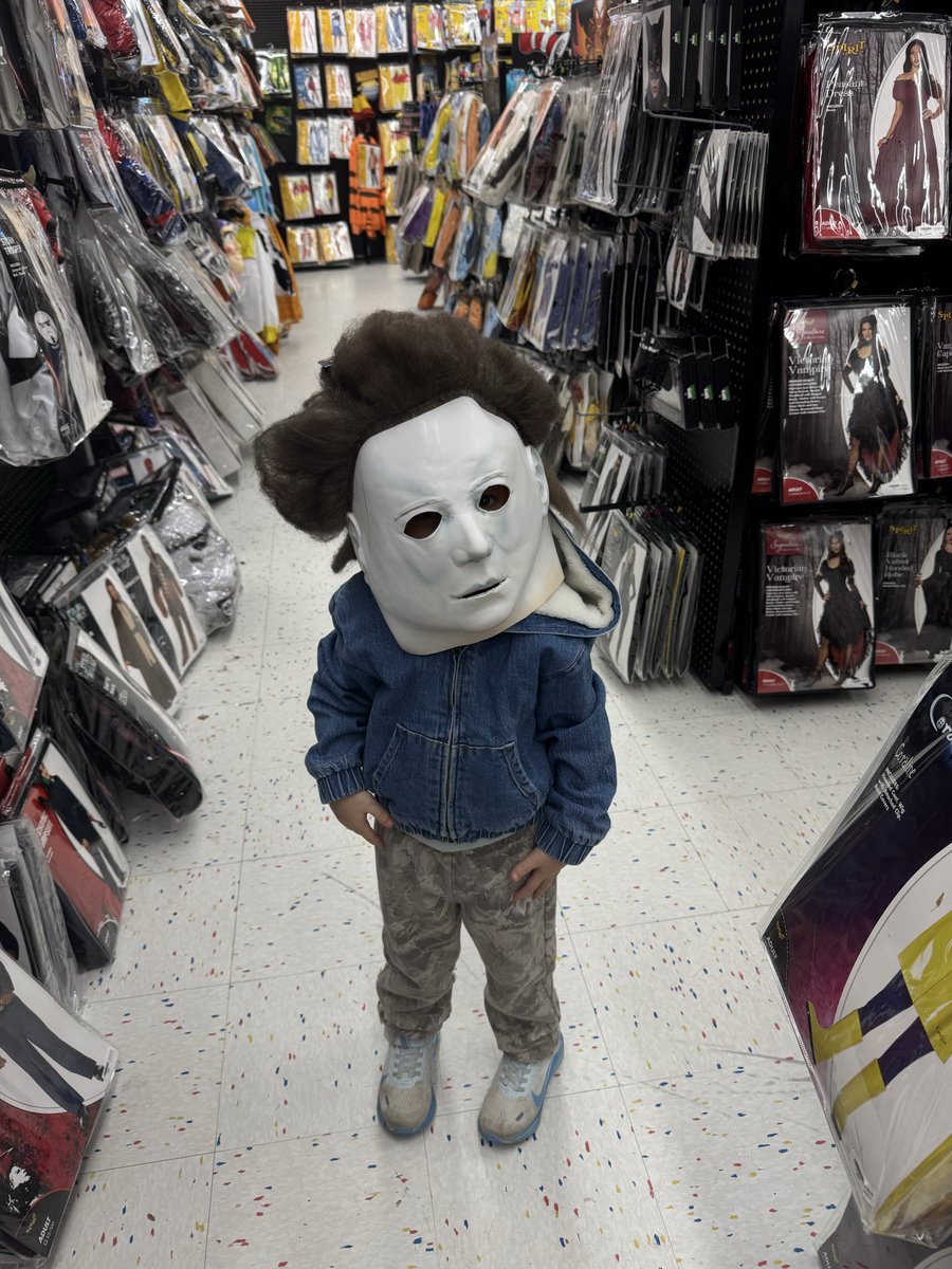 Xava_Unbound's tweet photo. My Halloween kid was stoked to go to the Halloween store https://t.co/nj7rJ5XNC9