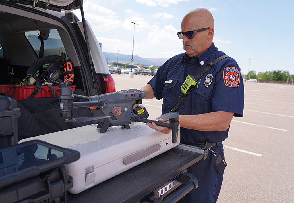 FireApparatus1's tweet photo. Drones have become some of the fastest-growing tools in public safety, and for good reason. What started as technology primarily associated with hobbyists and photographers has evolved into a valuable resource for fire departments, law enforcement agencies, emergency management organizations, and rescue teams. 

The FAMA  Buyer’s Guide on Public Safety Drone Programs provides a practical introduction to how agencies can successfully incorporate drones into their operations. While the guide covers regulations, training, equipment, and implementation considerations, the overall message is straightforward: Drones can significantly improve public safety operations when they are planned, managed, and used properly. 

Read more: https://t.co/8chJrtdnJT
