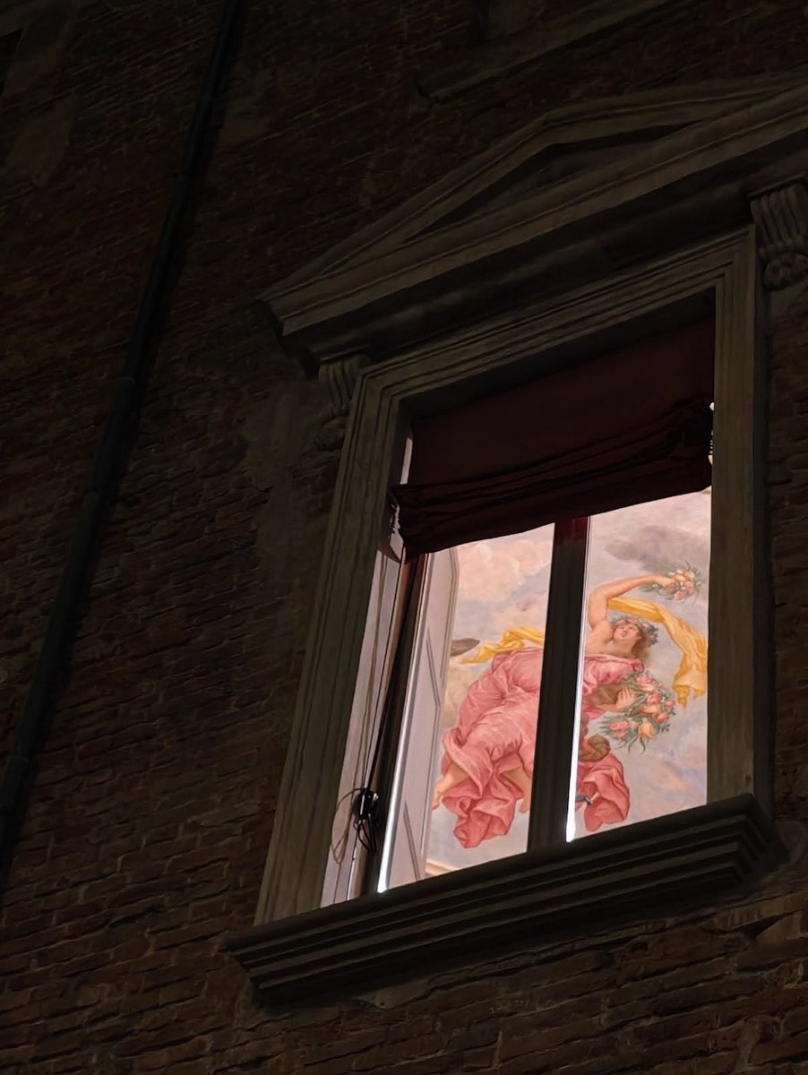 sehviyat's tweet photo. Italian renaissance architecture window aesthetic. https://t.co/KR62g2jHXI
