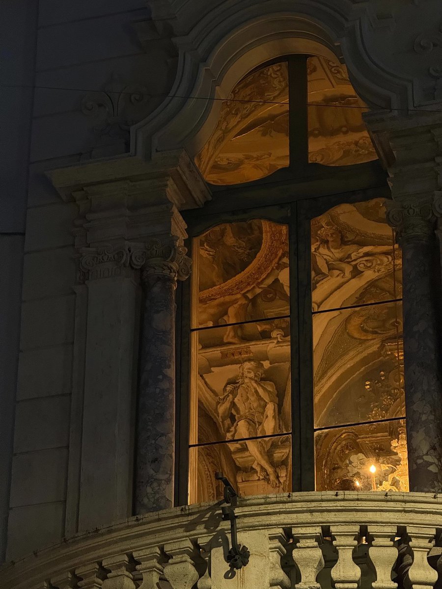 sehviyat's tweet photo. Italian renaissance architecture window aesthetic. https://t.co/KR62g2jHXI
