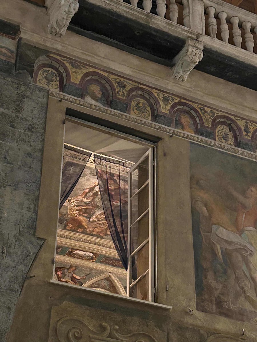 sehviyat's tweet photo. Italian renaissance architecture window aesthetic. https://t.co/KR62g2jHXI