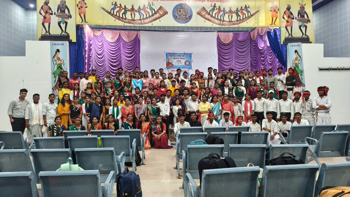 nssdmvrjn's tweet photo. #dmvcollegerjn में एक दिवसीय शिविर के आयोजन में मुख्य अतिथि के रूप में छत्तीसगढ़ के लोकगायक श्रीमान कांतिकार्तिक यादव जी उपस्थित थे इस कार्यक्रम में स्वयंसेवियों द्वारा अनेक गतिविधियों का आयोजन किया गया था।
#nssdmvrjn 
#NSSDay
#NSS 
#NotMeButYou
#chhattisgarh 
#Youthforseva https://t.co/G9rxRPVh93