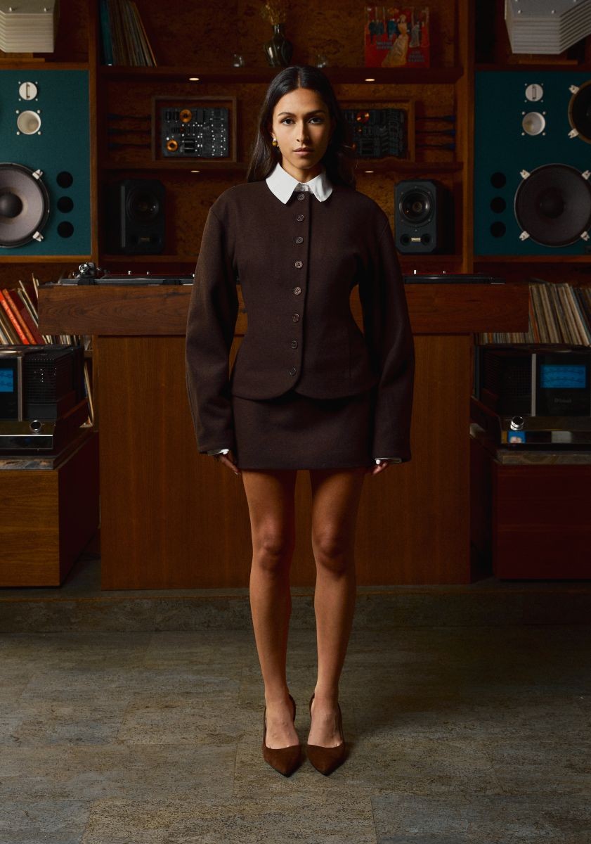 DLVisionMode's tweet photo. Five Studios lance demain dès 17 heures une nouvelle collection de vêtements pour femmes d'inspiration européenne dont certains modèles se retrouveront dans les magasins @simons du Québec.

R.P. @commjulie 
#Fashion #ModeLocale #FiveStudios #DLVisionMode 
https://t.co/PqPiFuzXuz https://t.co/mqPuZmlZfE