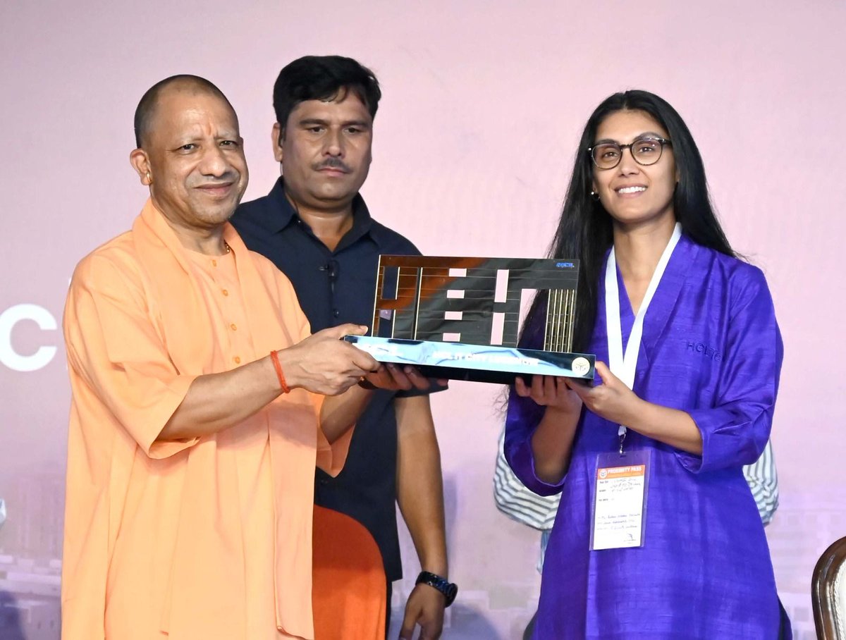 hcltech's tweet photo. 📸 We were privileged to be joined by @myogiadityanath , Hon’ble Chief Minister of Uttar Pradesh, as we marked 10 years of our presence at the HCL IT City in Lucknow.

To mark the occasion, HCLTech announced AI and allied technology training for 1,000 students across Uttar Pradesh during FY27. The @HCLGroup_  also announced plans to expand HCL IT City, creating fresh capacity for 4,500 tech professionals.
 
🔗 Learn more: https://t.co/rz5vLbG56g