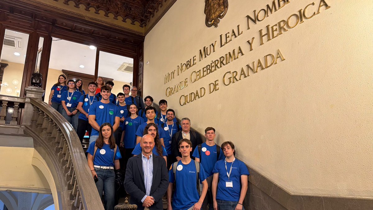 aytogr's tweet photo. 💡 Granada se convierte en laboratorio de ideas para el talento digital universitario

El Ayuntamiento ha acogido una nueva edición de Líderes Digitales Universitarios 2026, impulsada por la Cátedra Telefónica-UGR ‘IA, Ciberseguridad y Sociedad Cognitiva’. https://t.co/C5IAJD2cmC