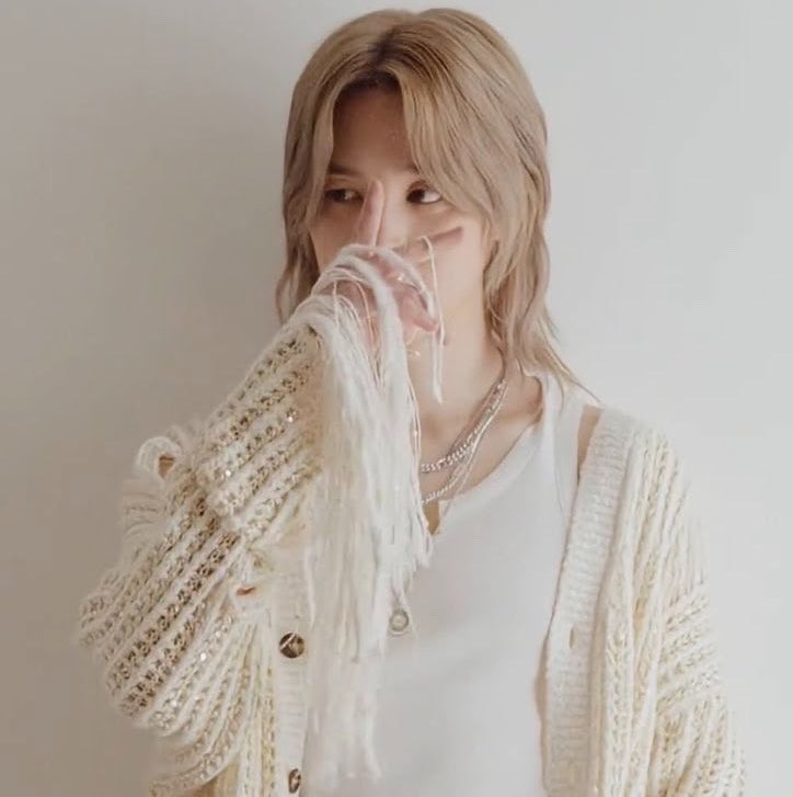 CxVanya's tweet photo. we moved on from this jimin so fast https://t.co/J7k9fOqbeJ