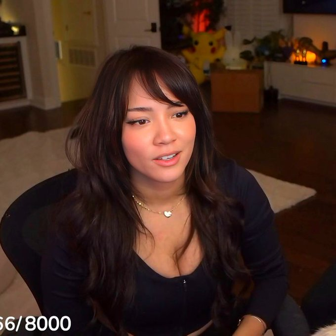 Valk06888350's tweet photo. Valkyrae or Nina or Cinna https://t.co/ewSsNBmX7e