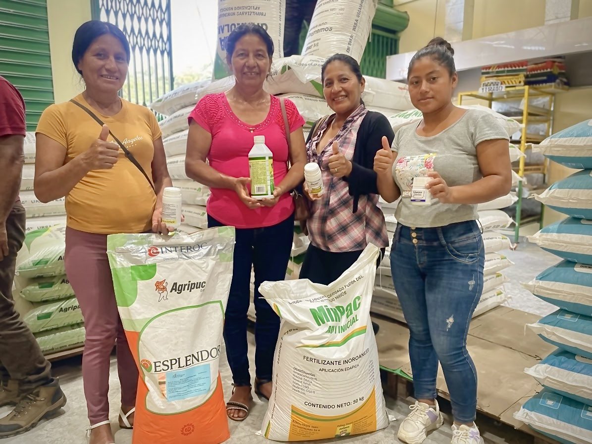 Agricultura_CZ2's tweet photo. 🌽 #Napo | ¡Kits de maíz de alto rendimiento llegan con el 75 % de subvención!

Los productores acceden a kits con semilla certificada, fertilizantes e insumos para el control de plagas y enfermedades.

Un apoyo que contribuye a mejorar el rendimiento y fortalecer la producción. https://t.co/ynSNoB88ak