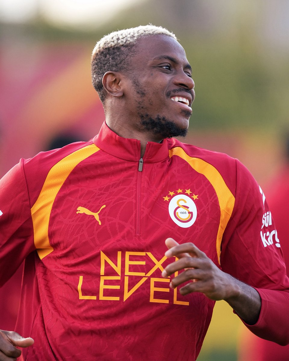 GalatasaraySK's tweet photo. 💛❤️ https://t.co/nhrYXmlVum