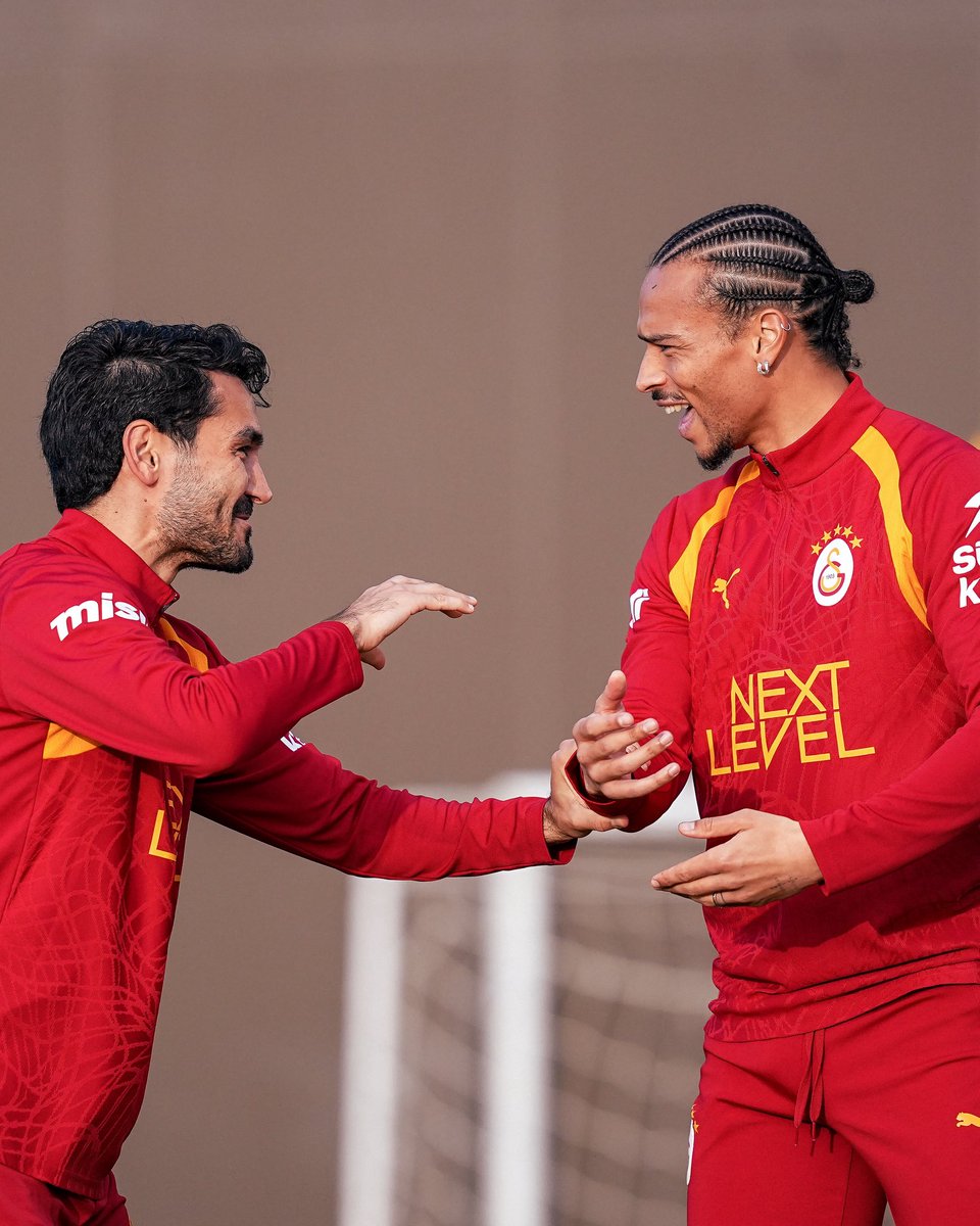 GalatasaraySK's tweet photo. 💛❤️ https://t.co/nhrYXmlVum