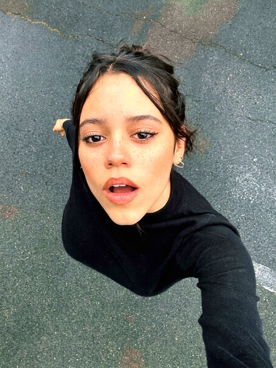 THYPIRATEAM's tweet photo. #Making a #fake #funny #Pose #Poses of a #Fictional #SuperHero with the #Actress #JennaOrtega #Jenna #DigitalArt #PhotoManipulation #Celebrity #AI #4K #Photography #PhotoEdition https://t.co/HdKNO4du5R