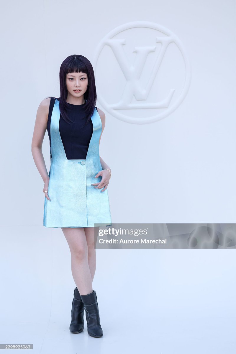 XG_Chart's tweet photo. [Getty Images] 

HINATA attends the Louis Vuitton Womenswear Spring/Summer 2027

#HinataxLouisVuitton #HINATA #LVSS27 #XG
@LouisVuitton
@XGOfficial_ https://t.co/JXEnr8bw1X