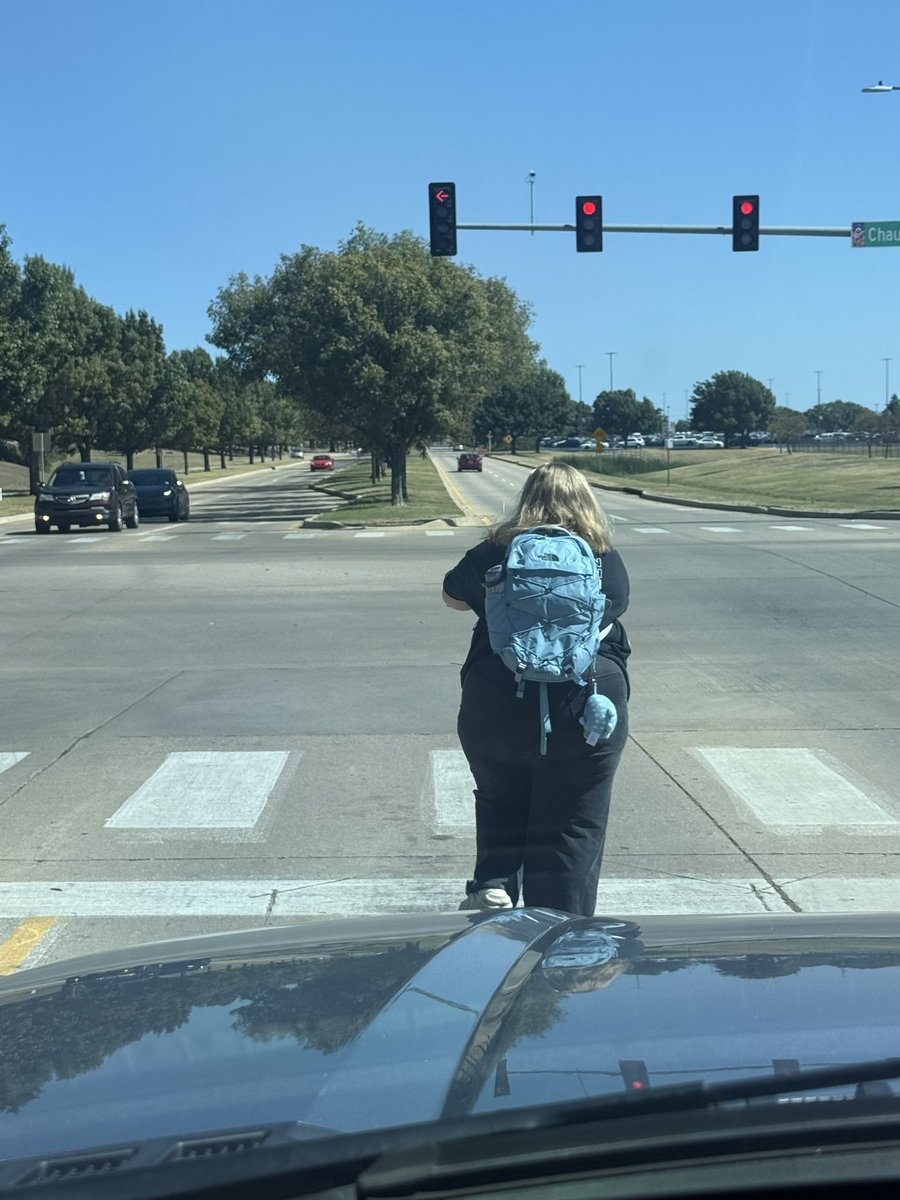 Jefferykirk69's tweet photo. I’m late to class and there’s a goddamn bus in my way.#bruh https://t.co/PjT36phwzC