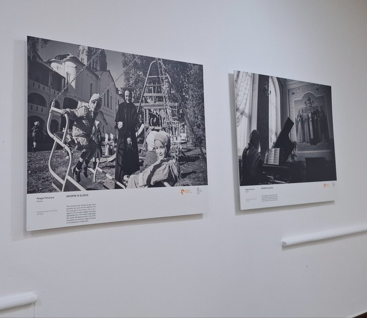 EmbassyofRussia's tweet photo. 📸 The 12th Andrei Stenin International Press Photo Contest Exhibition has opened in Durban — its first visit to KwaZulu-Natal.
🇷🇺🇿🇦 Featuring 30 powerful works by 2025 winners and finalists, the exhibition is at Durban Media House until 23 October.
https://t.co/xky8rmqg13 https://t.co/uVnS4wKi8a