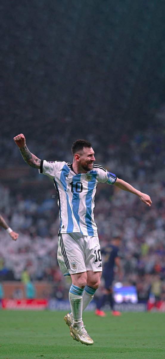 BautiEstevesOk's tweet photo. El orgullo más grande que tengo en vida es el de nunca haber dudado de Messi. Defenderlo a capa y espada desde el primer momento, idolatrarlo como a muy pocos y amarlo por el arte de su presencia. 

Si este es el final, hay que estar orgullosos y NO REPROCHARNOS NADA. Fuimos privilegiados en ser contemporáneos al mejor ser humano de todos los tiempos.