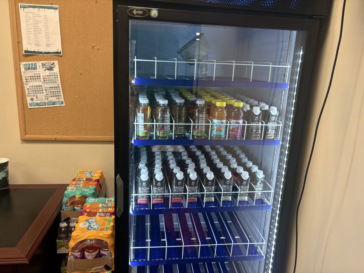 RobeyPatrick's tweet photo. Hydration restock &amp; glove day. https://t.co/AHXEH58pY7
